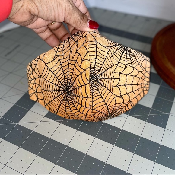 Halloween spider webs face mask - Picture 3 of 6